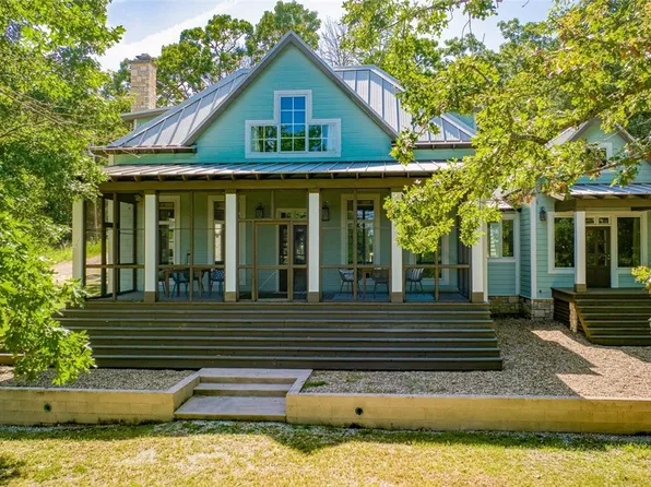 203 Cove Dr, Diamond City, AR 72644