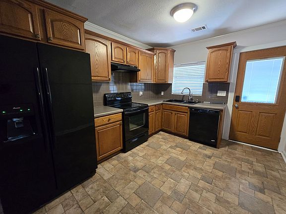 2nd image of 1701 S Pine St