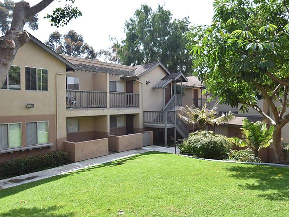 4th image of 854 Vine St #39