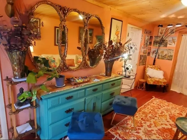 (undisclosed Address), North Bend, OR 97459