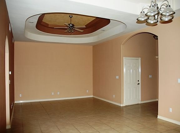4th image of 2909 Hondo Ave