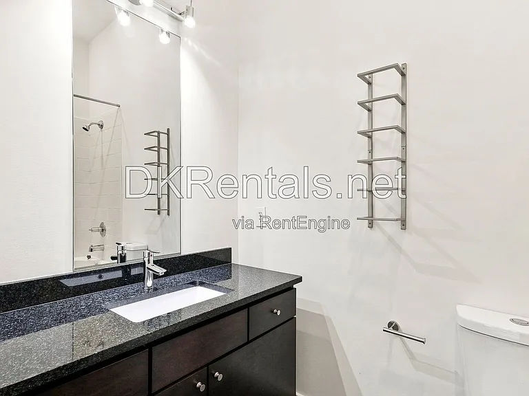 201 S Howard St SE #3 — Photo 14