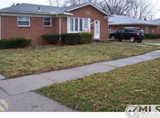 25851 Warrington St, Dearborn Heights, MI 48127