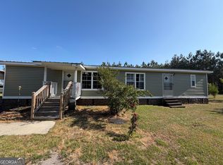 40 Azalea Ln, Hazlehurst, GA 31539