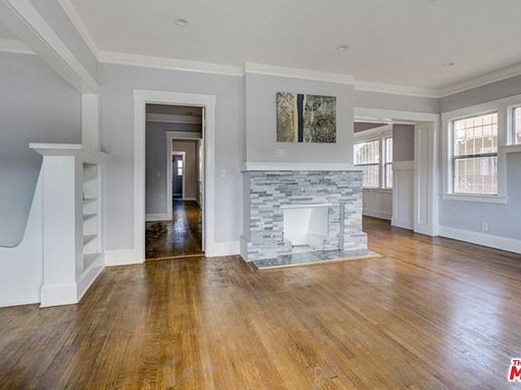 3rd image of 1027 W 46th St