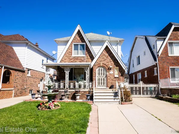 6100 Appoline St, Dearborn, MI 48126