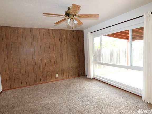2nd image of 4961 Bradford Dr