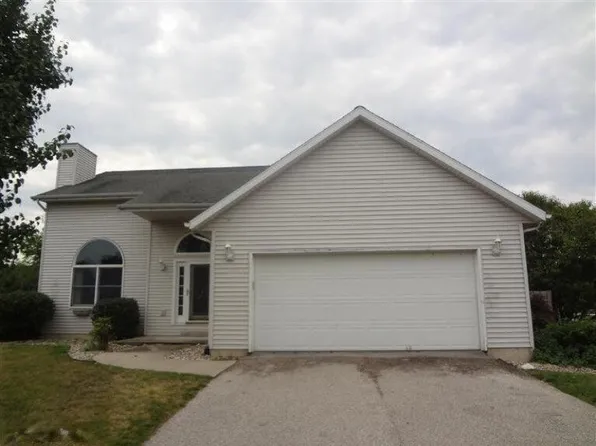 466 Symphony Cir, Saint Joseph, MI 49085