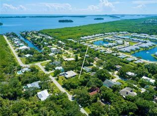 171 12th St SE, Vero Beach, FL 32962