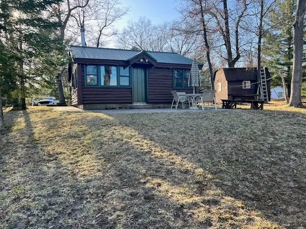 751 E Long Lake Dr, Harrison, MI 48625