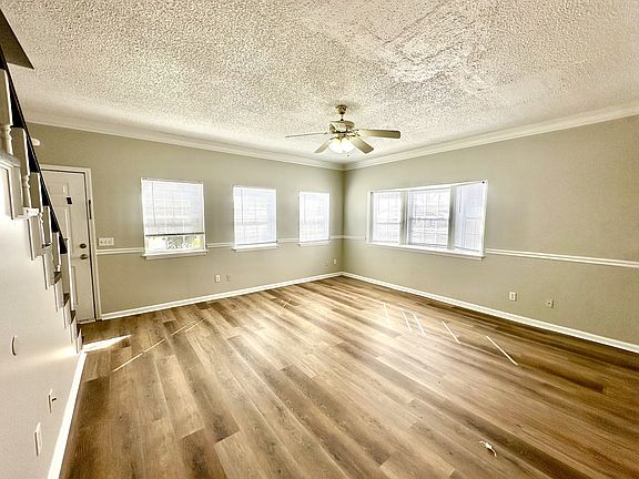 3rd image of 300 Taylor St APT 3