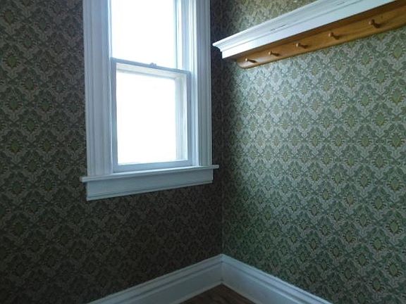 3rd image of 211 Franklin Pl