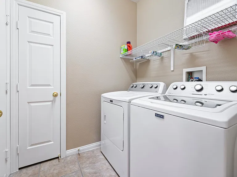 10492 Mission Park Ave — Photo 42