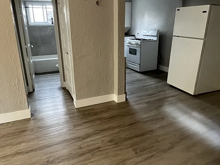 1906 Elsmere Ave #9 — Photo 2
