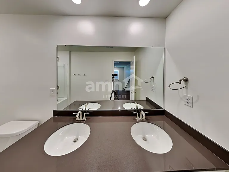 559 Rivermist Dr — Photo 16