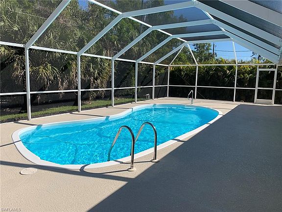 3rd image of 4618 Villa Capri Ln