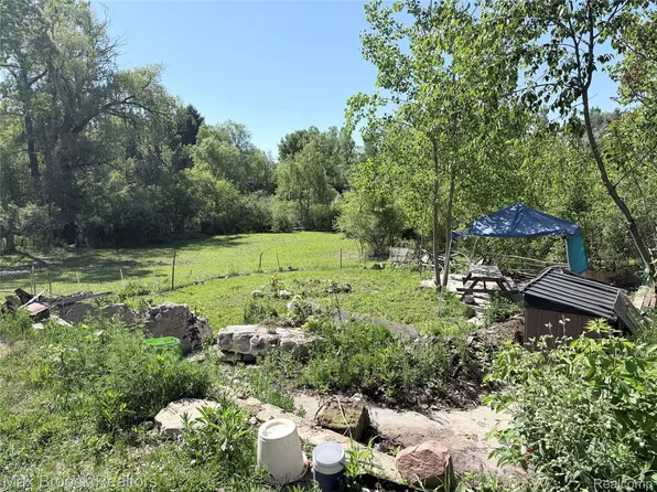 4630 Catlin Rd, Columbiaville, MI 48421