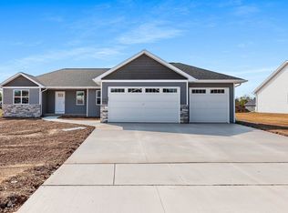 W7072 Jaclyn Ln, Greenville, WI 54942