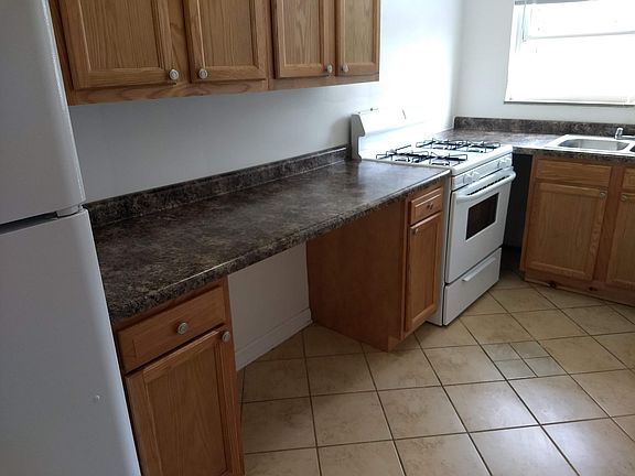 3rd image of 5936 Belmont Ave Floor 1