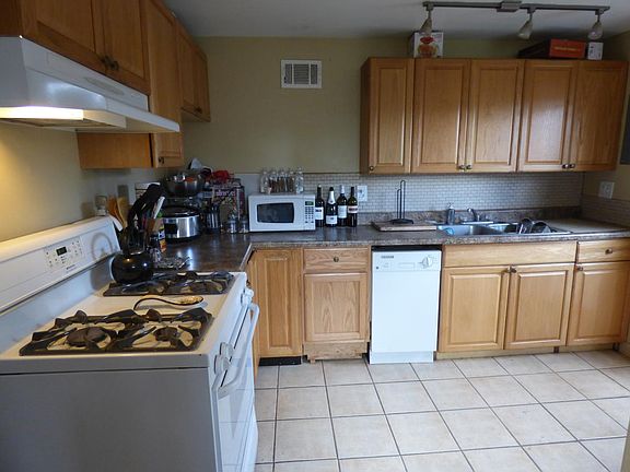 2nd image of 2220 E 28th Ave