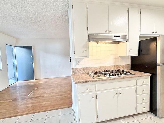 5th image of 5635 Laurel Canyon Blvd #8