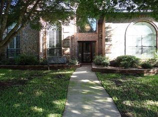 9124 Westwood Shores Dr, Fort Worth, TX 76179