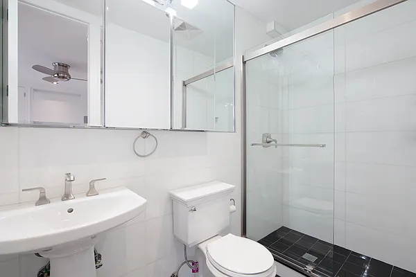 Rented by R New York | media 7