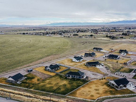 4th image of 325 Silverwood Loop