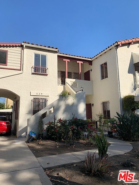 1st image of 822 S Holt Ave