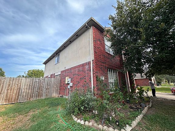 2nd image of 2119 Mountshire Dr