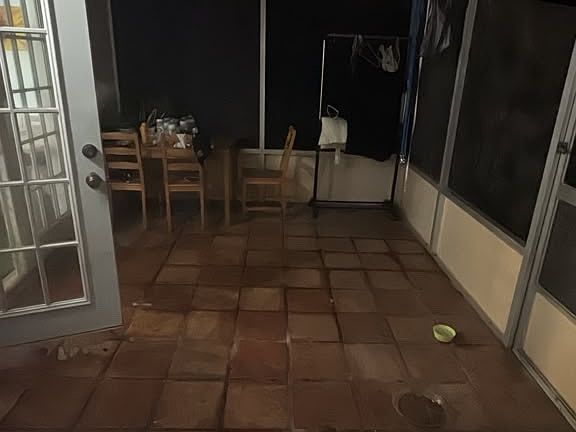 5th image of 711 East Ct