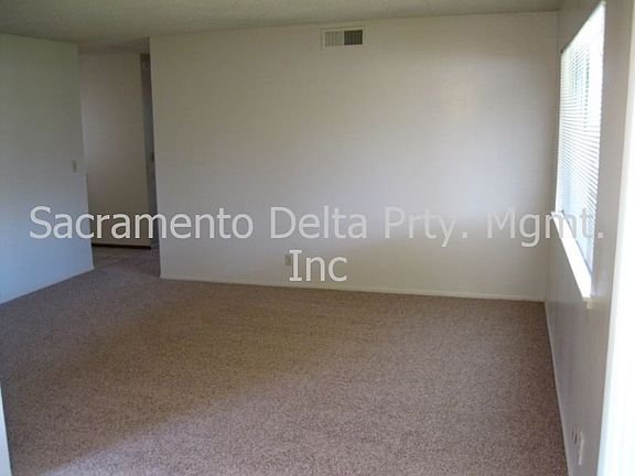 5th image of 9027 Alderson Ave