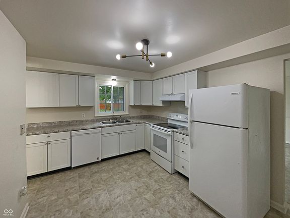 2nd image of 1942 Heather Ct