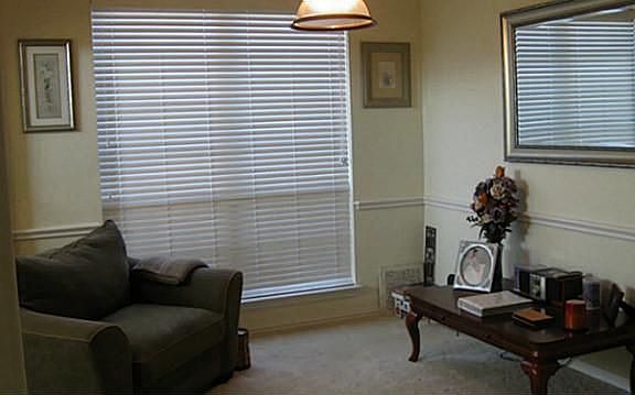 2nd image of 2715 Cove Dr