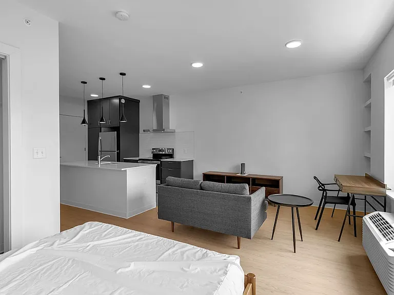 Michigan Place Apartments — Photo 16
