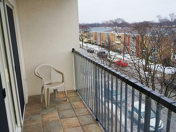 4th image of 5840 W Lawrence Ave APT 402