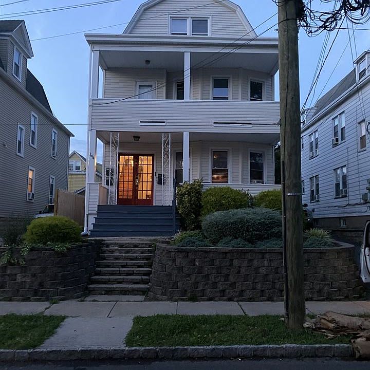 2nd image of 144 Baldwin St