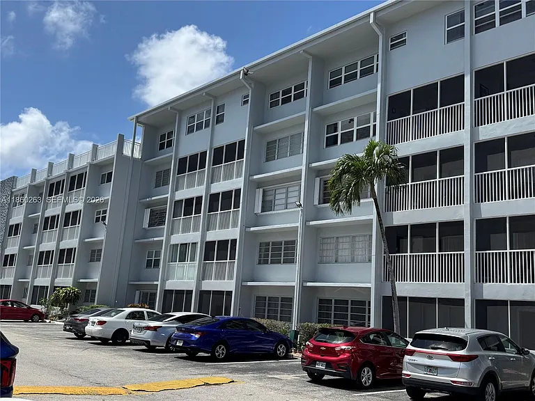 215 SE 3rd Ave #305A — Photo 26