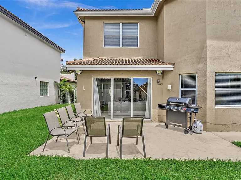 7145 Crescent Creek Way #7145 — Photo 33