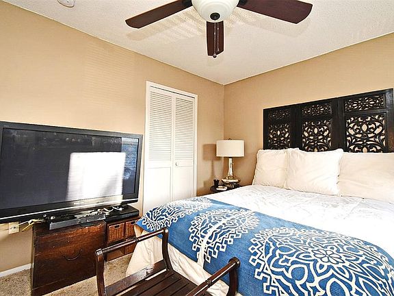 4th image of 686 LAKE VILLAS DRIVE #686