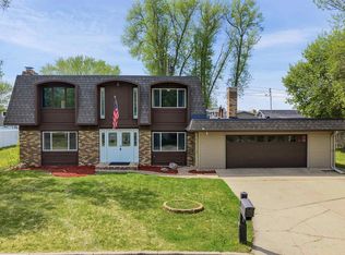 1505 4th Ave SW, Minot, ND 58701