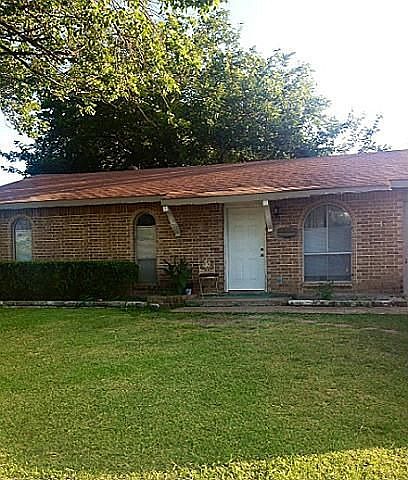 1st image of 3841 Newport Dr