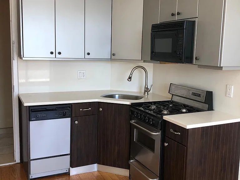 12311 Rockaway Beach Blvd #3D — Photo 7