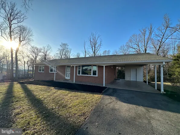 1360 Saint Michaels Rd, Mount Airy, MD 21771
