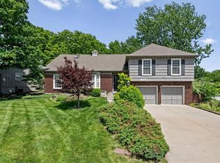 9249 Switzer St, Overland Park, KS 66214