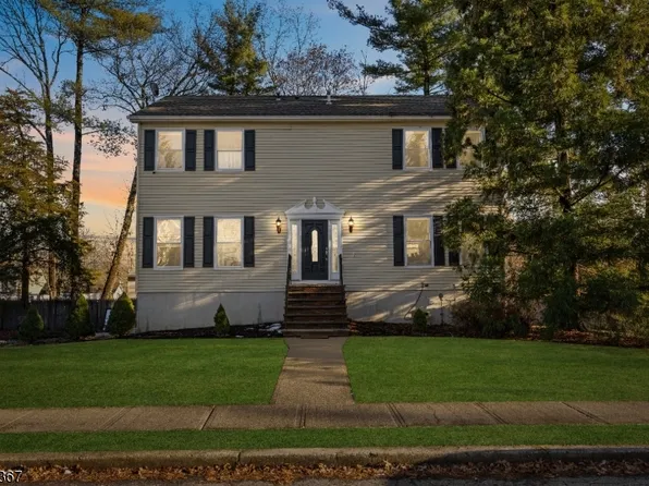 37 Dogwood Dr, Newton Town, NJ 07860