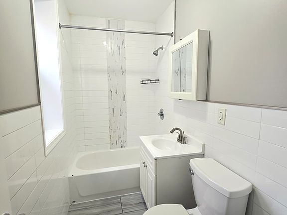 4th image of 162 Cator Ave #2A