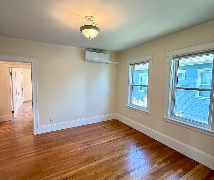 15 Burch St — Photo 6