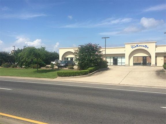 4th image of 554 Belle Terre Blvd