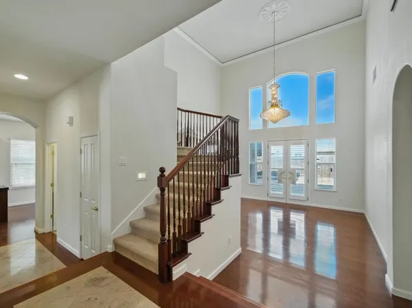 10368 Via Cinta Ct, Elk Grove, CA 95757